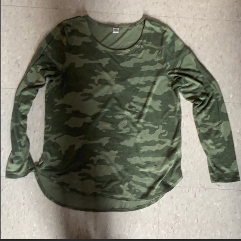 Old Navy long sleeve t shirt